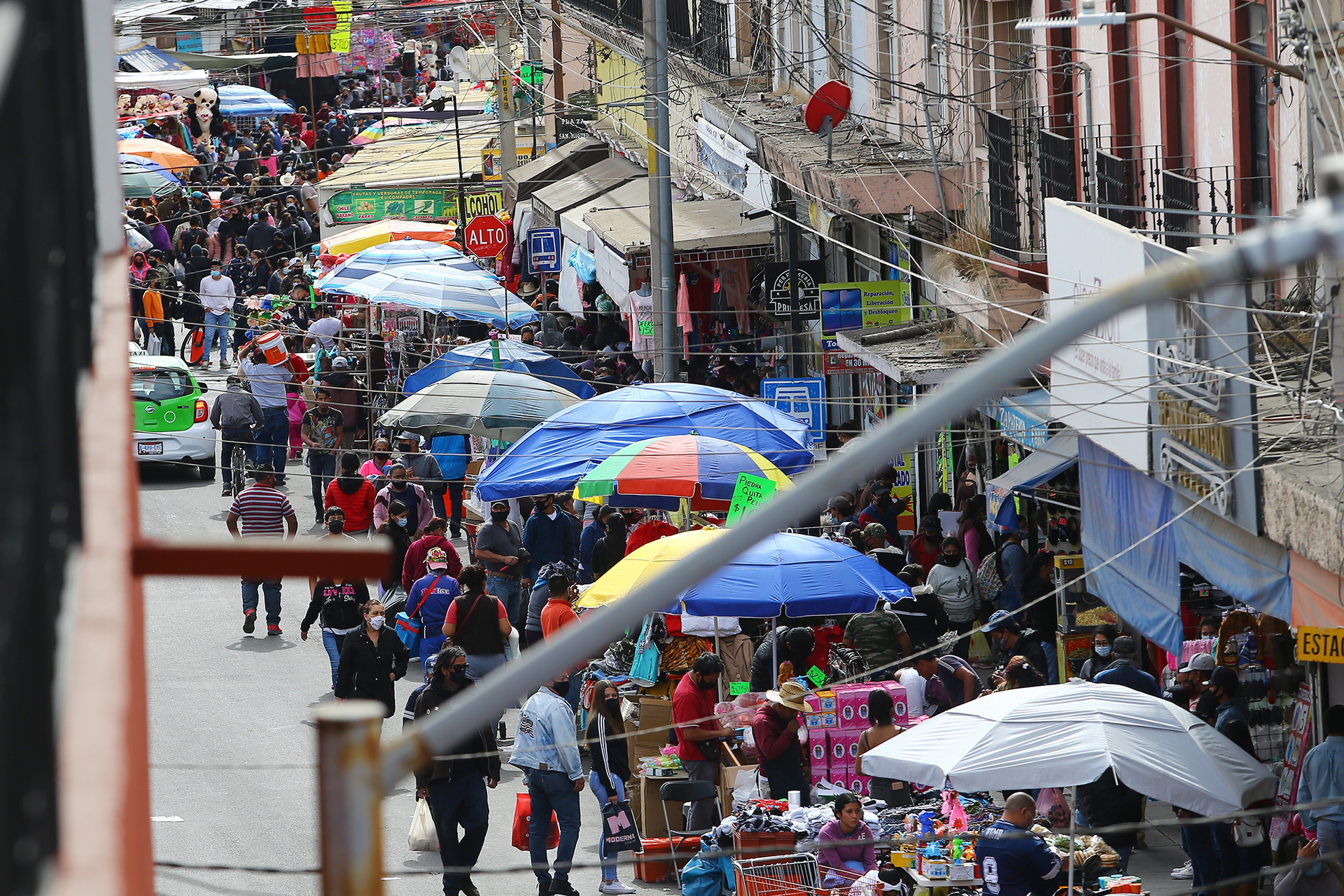 Informalidad alcanza a 33 millones de personas en México, es el punto más alto en 2025
