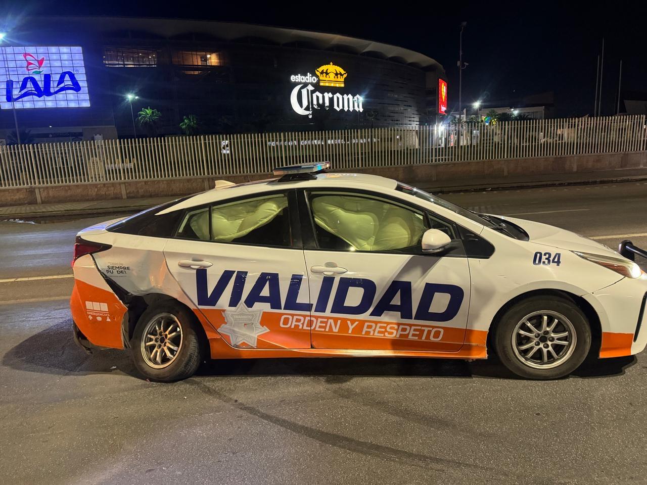 Conductor alcoholizado choca contra unidad de Transito y Vialidad de Torreón