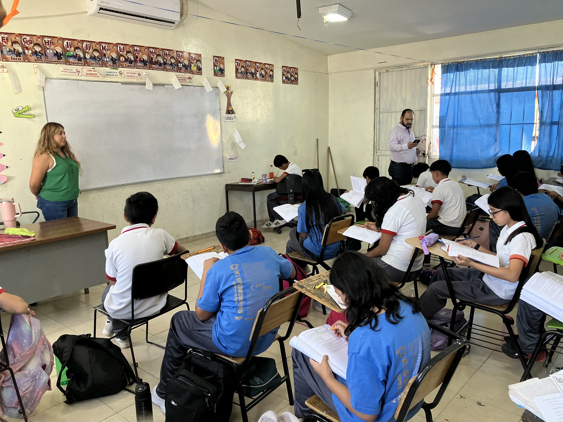 La Evaluación de Aprendizajes Durango 2025 se aplicó a 250 mil
alumnos de primaria y secundaria de la entidad. 