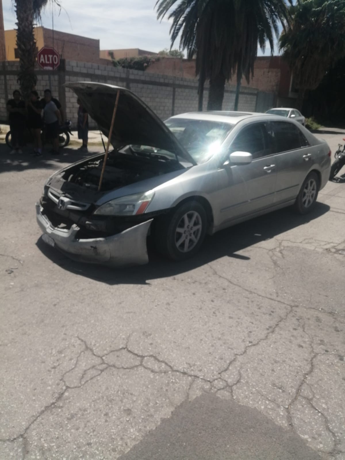 Joven conductor no respeta alto y provoca accidente en el Centro de Gómez Palacio