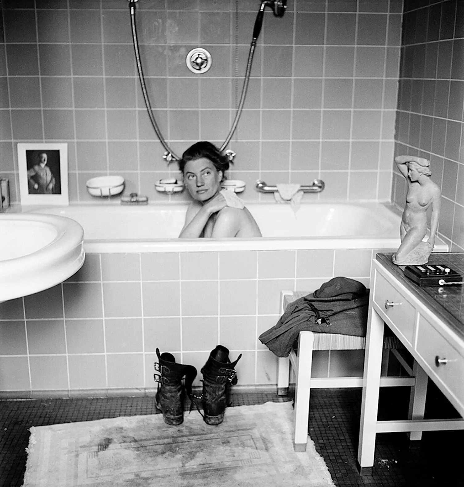 Lee Miller en la bañera de Hitler, 1945, Lee Miller. Foto: Lee Miller Archives