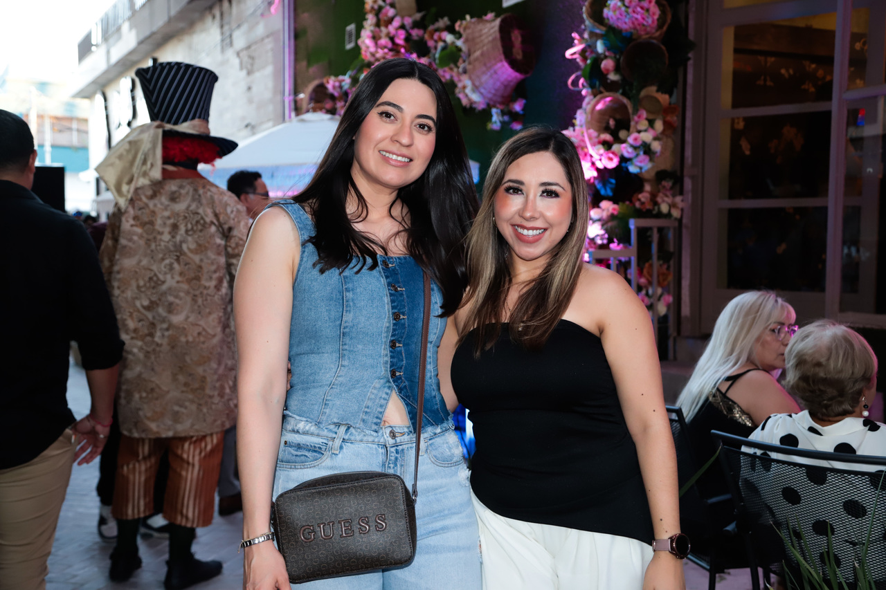 Érika Díaz y Alina Flores.