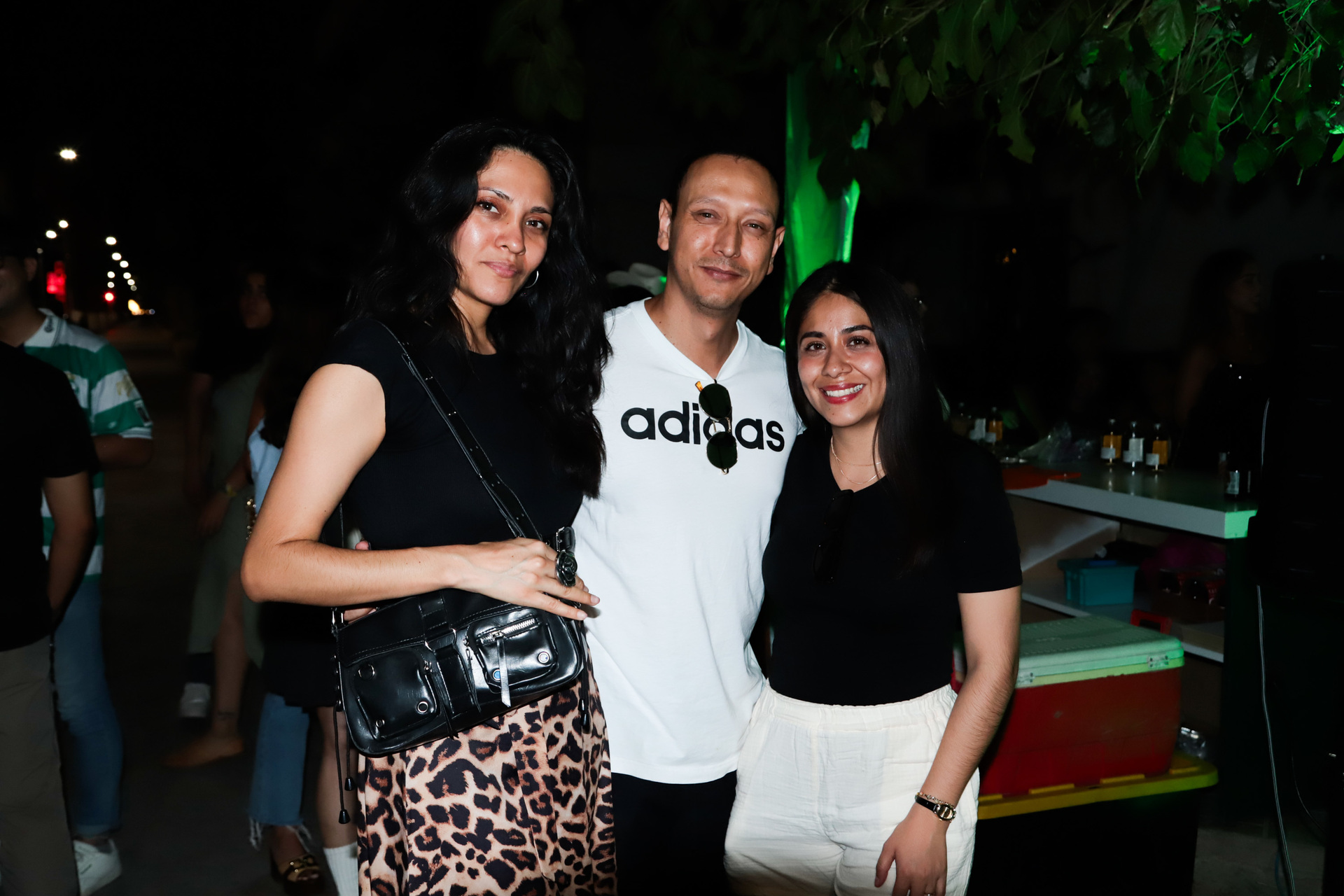 Sharon Nadine, Misael García y Marcela Fernández.
