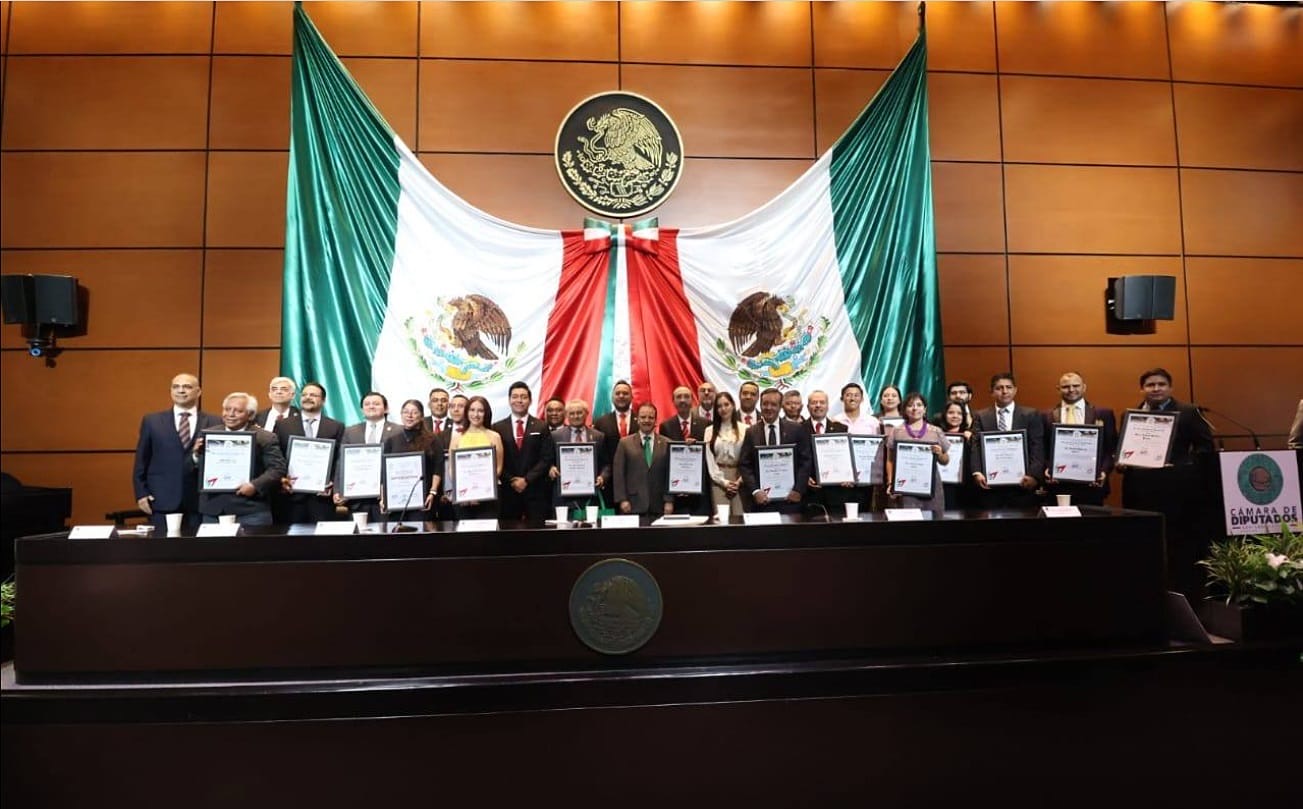 Docente de la UA de C Unidad Laguna recibe Premio Nacional de Ingeniería