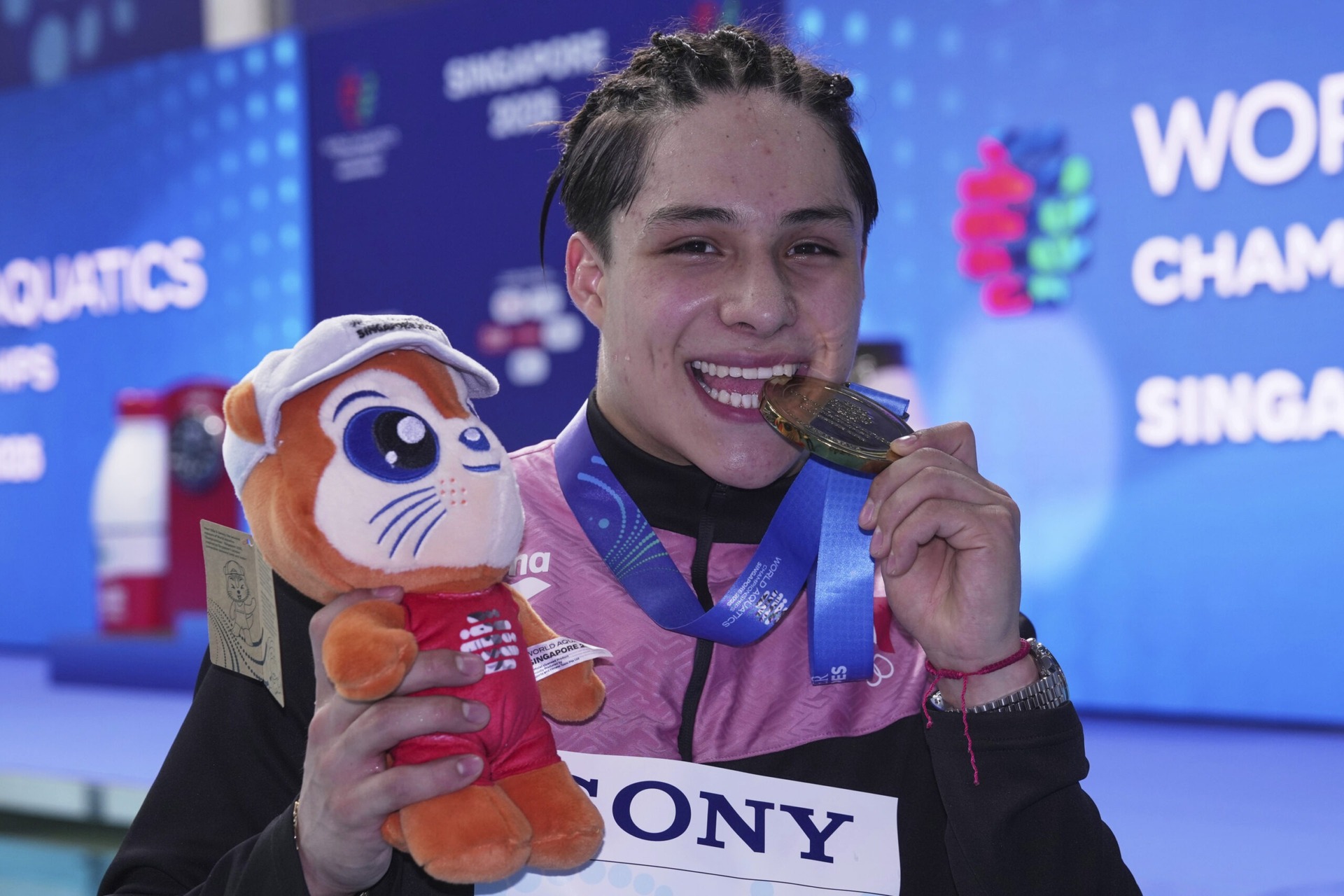 Osmar Olvera, campeón mundial de clavados, pidió a Sheinbaum apoyo económico/ Especial