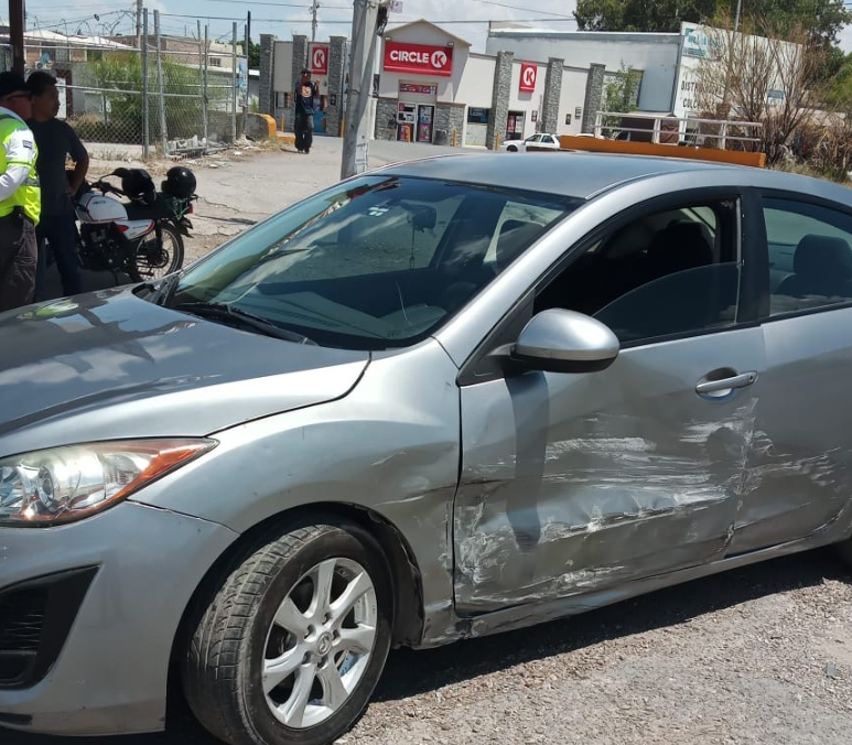 Se registra accidente frente al fraccionamiento Morelos II de Gómez Palacio
