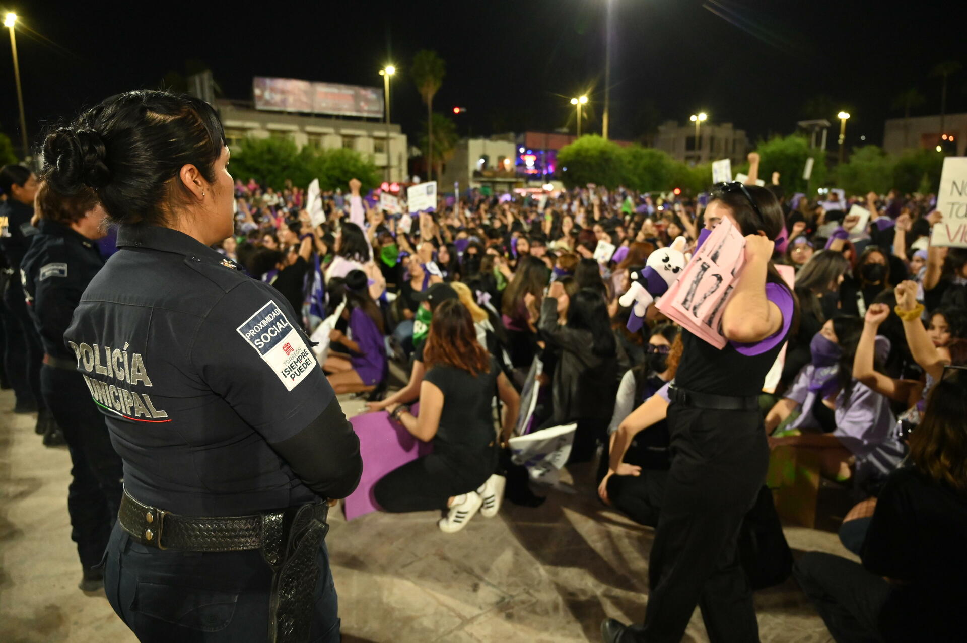 Colectiva ve incongruente que premien a DSPM tras queja por abusos en marcha 8M