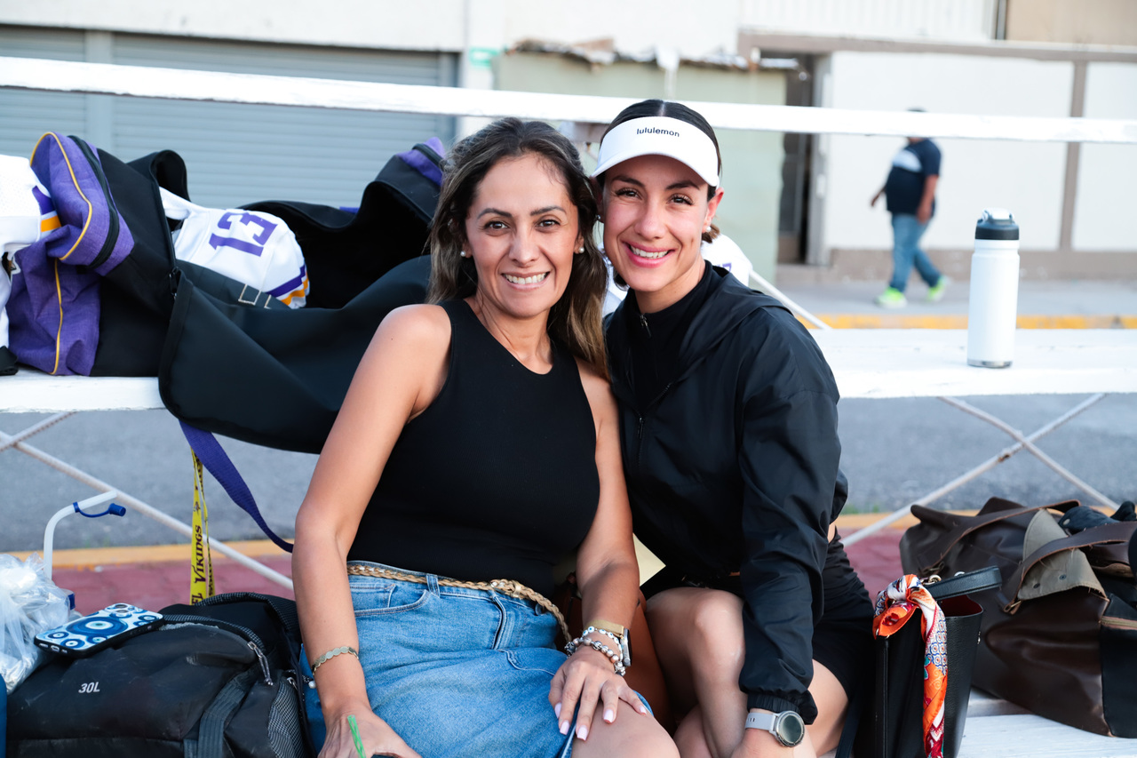 Cristy Robles y Luisa Ortega.