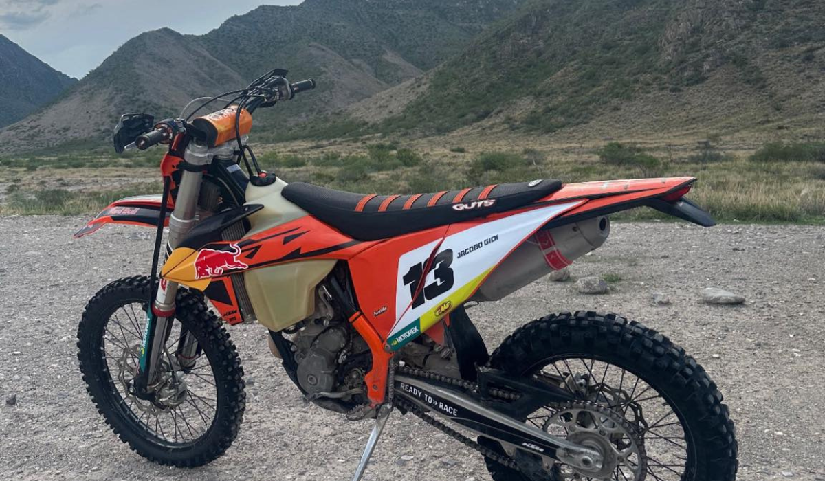 Roban motocicleta en Torreón tras meterse a la cochera de una casa