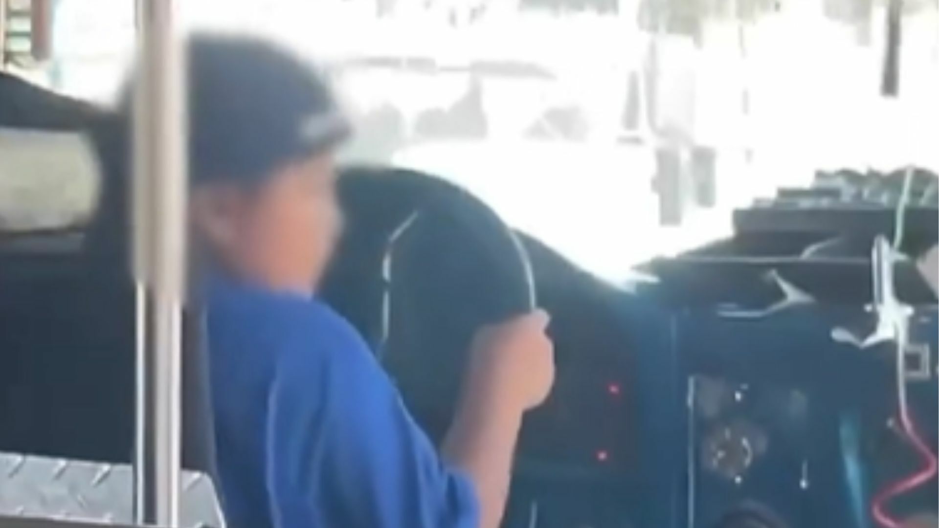Menor de edad conduce camión de ruta en Gómez Palacio y provoca sanción