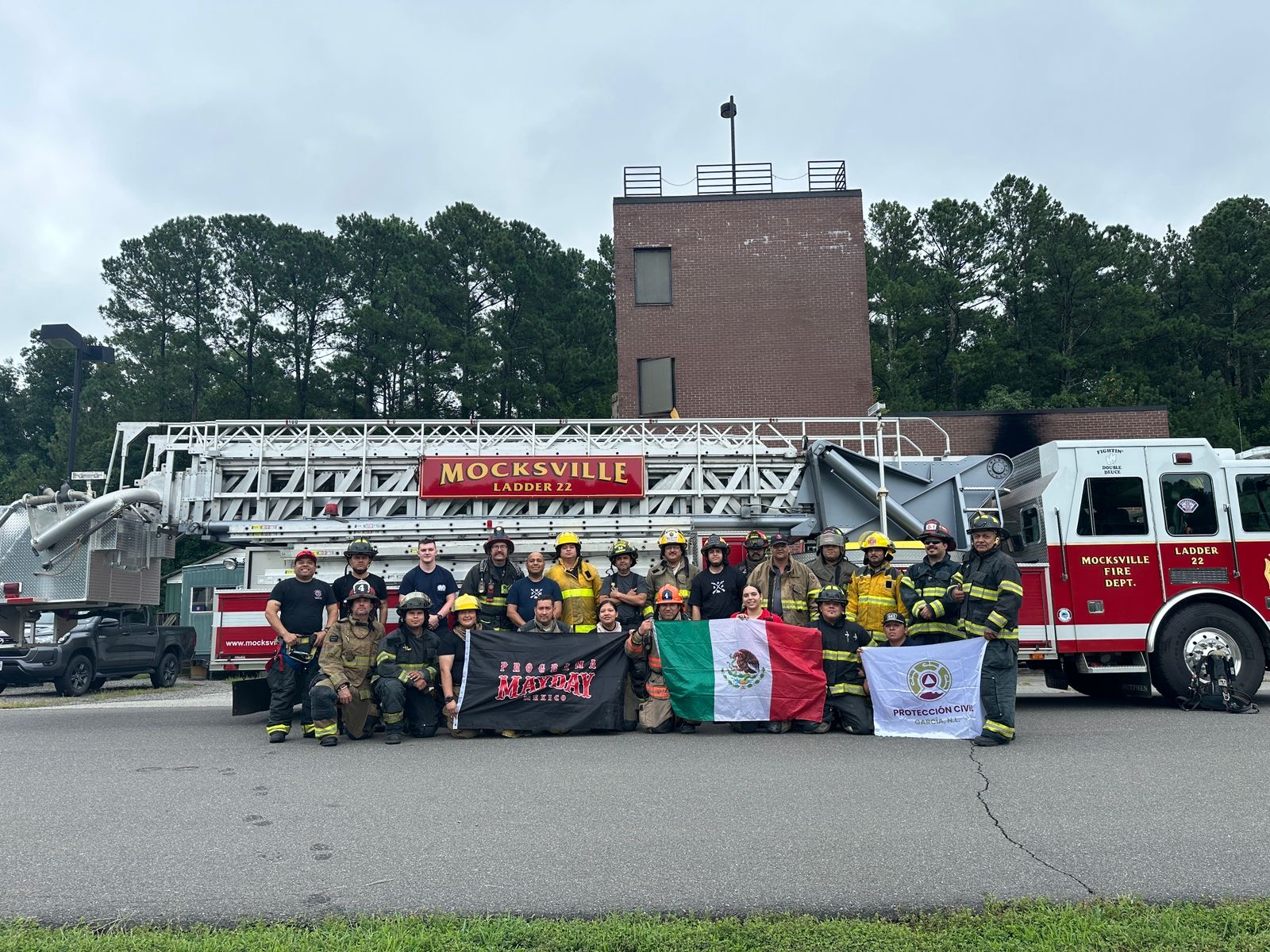 Bomberos mexicanos se certifican en EEUU vía Programa Mayday