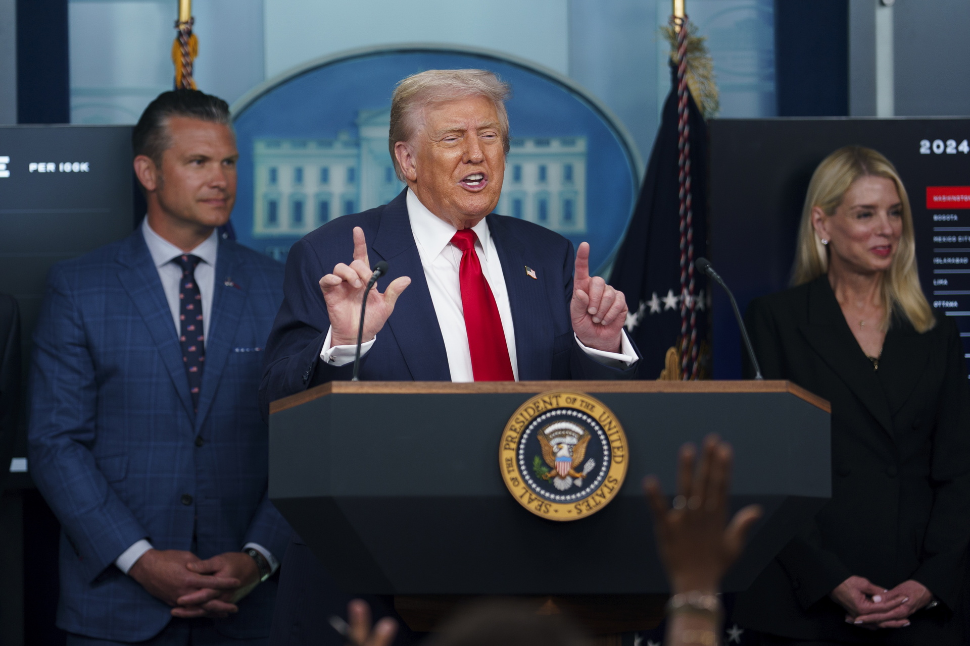 Trump prorroga otros 90 días los aranceles para China, según la CNBC
