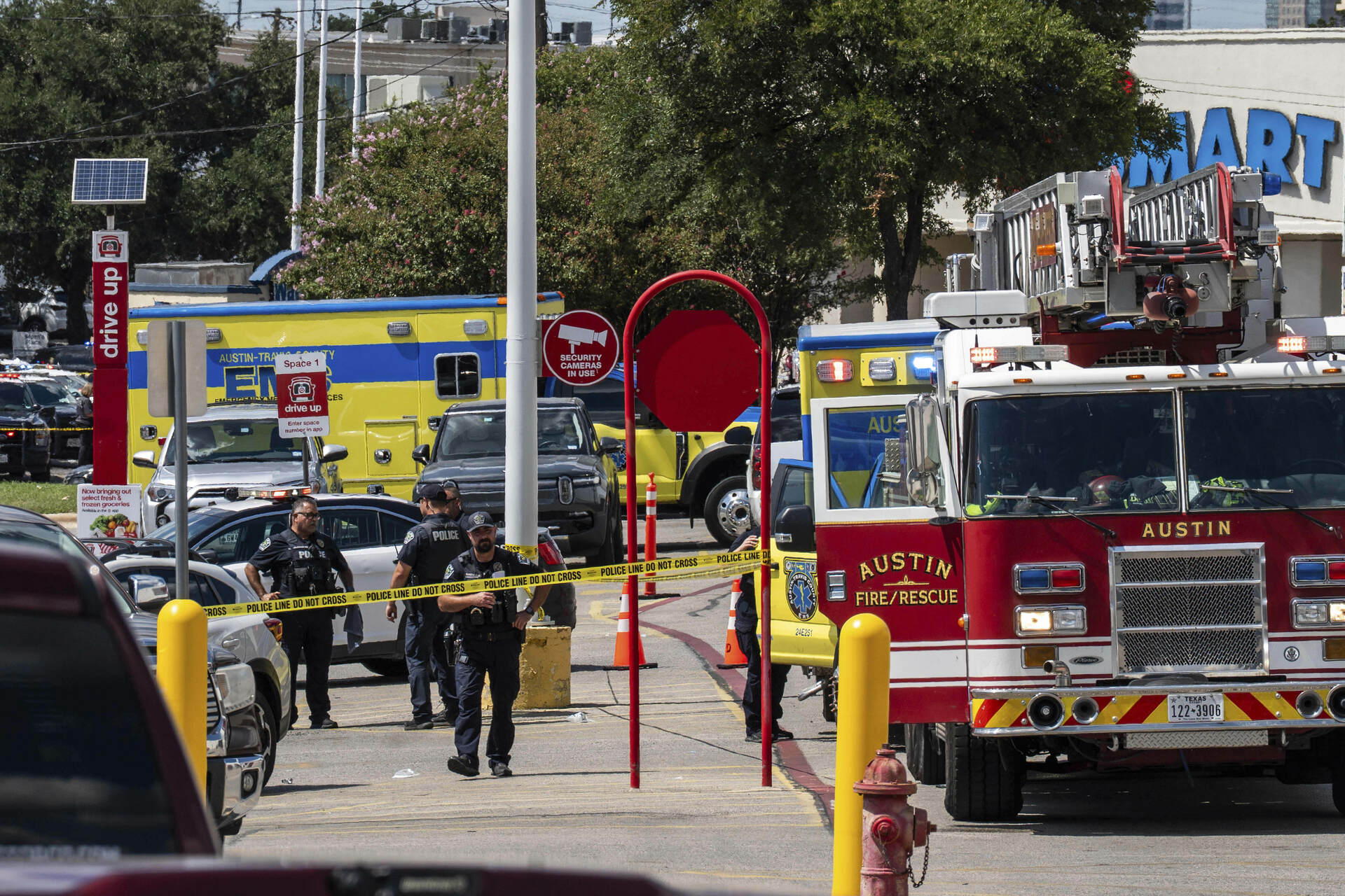 Tiroteo en estacionamiento de Target en Austin deja tres muertos y varios heridos