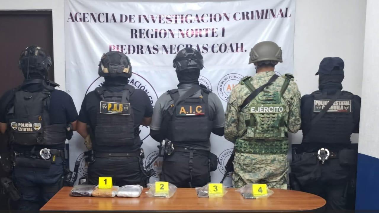 Aseguran auto de lujo, drogas y detienen a dos mujeres; indagan red ilícita
