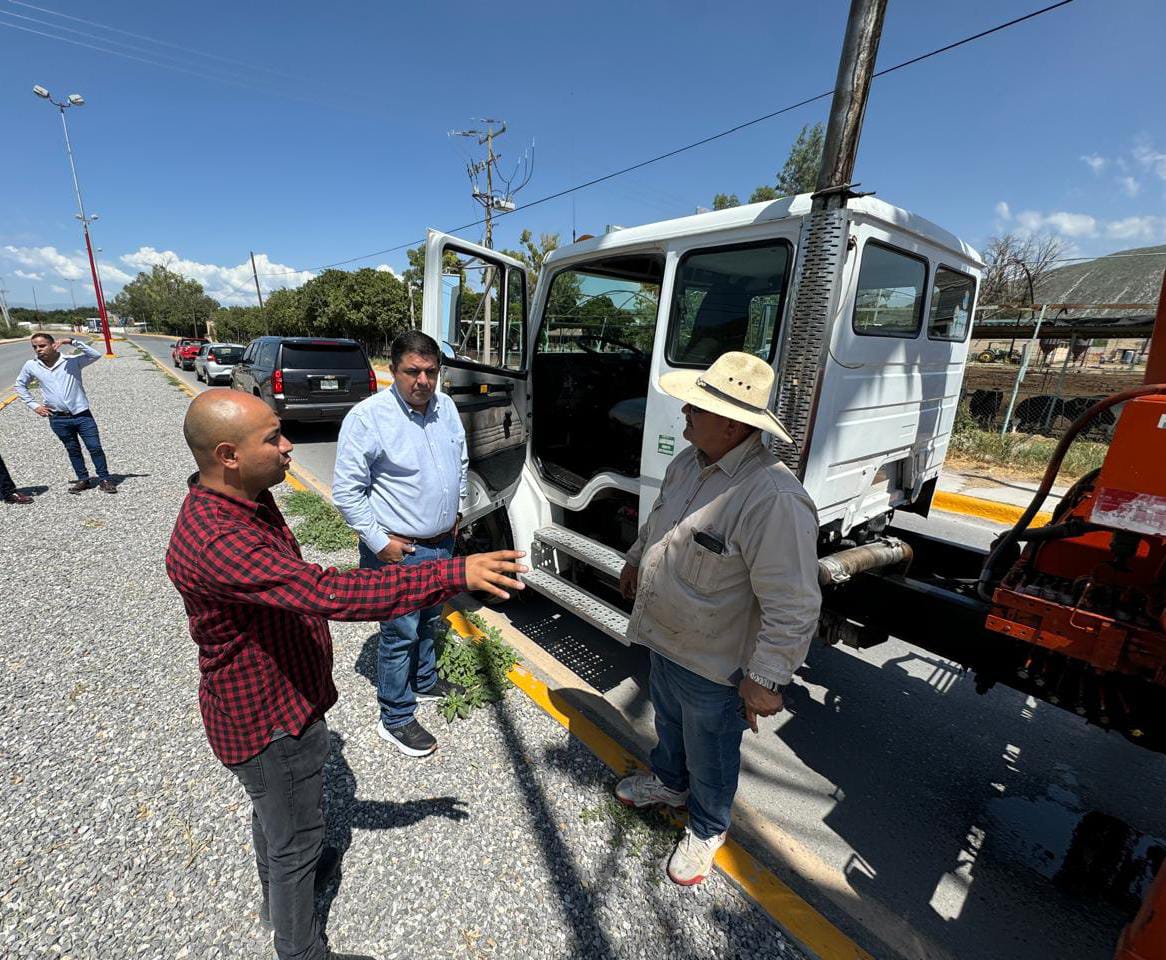 Supervisan mantenimiento de luminarias en carretera a Ciudad Juárez