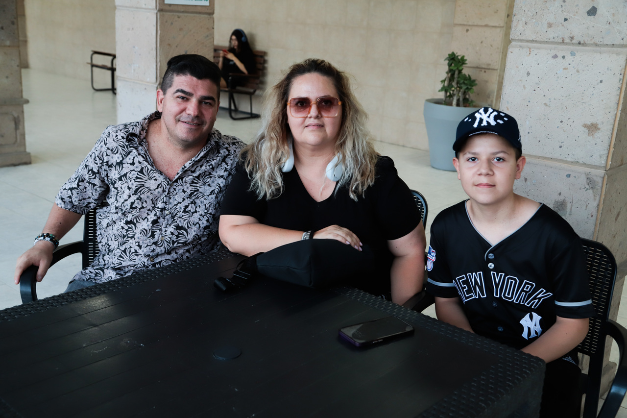 Érika García, Carlos Enríquez, Rodolfo Salinas y Ricardo Ortega.