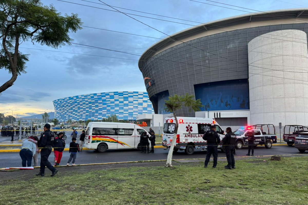 Riña entre comerciantes previo al partido de Puebla deja un muerto y un herido