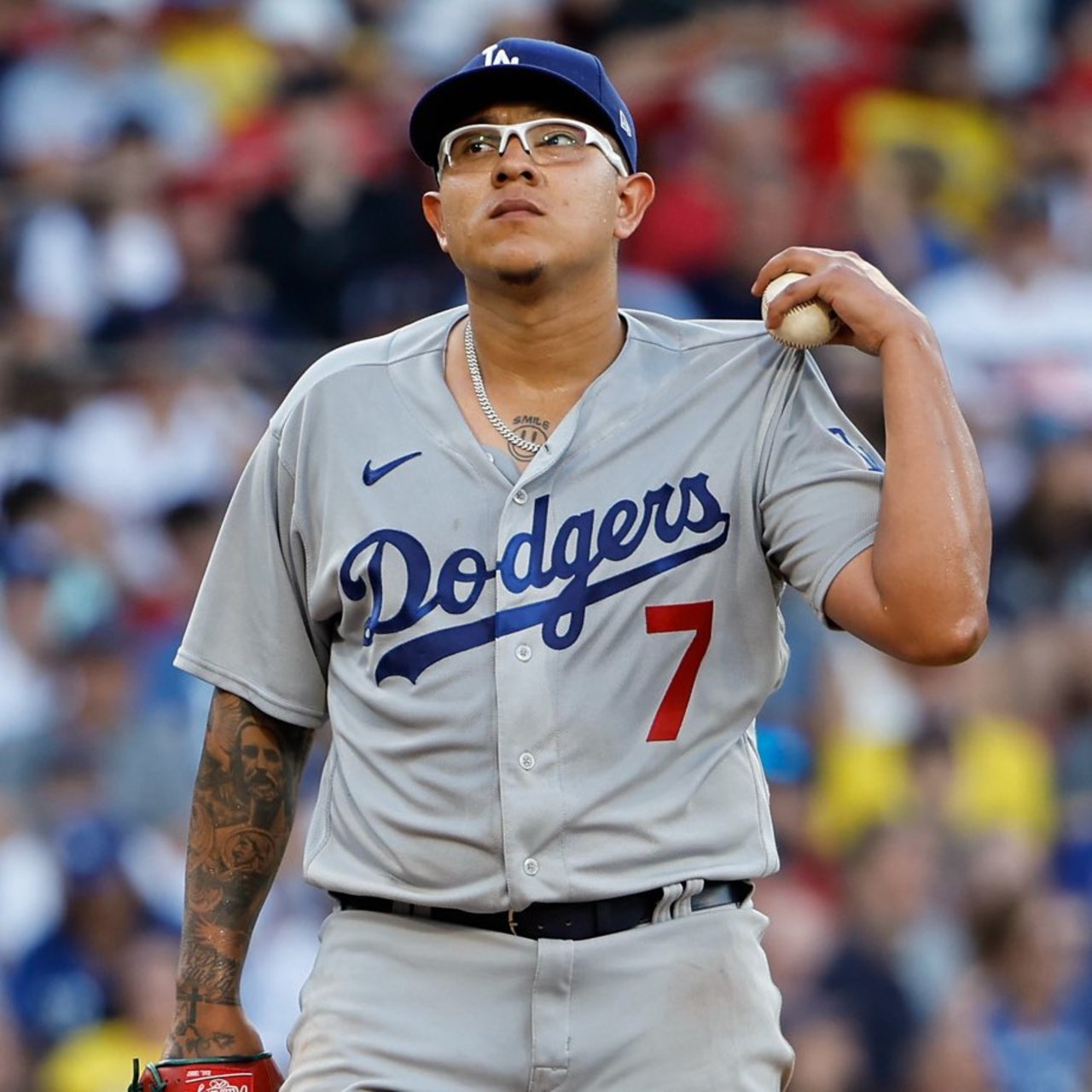 El expitcher de los Dodgers de Los Ángeles fue excluido de dicho equipo tras una sanción por violencia dómestica en su contra.