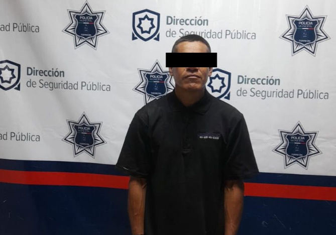 Policía de Torreón detiene a sujeto por amenazas y allanamiento en plantel educativo