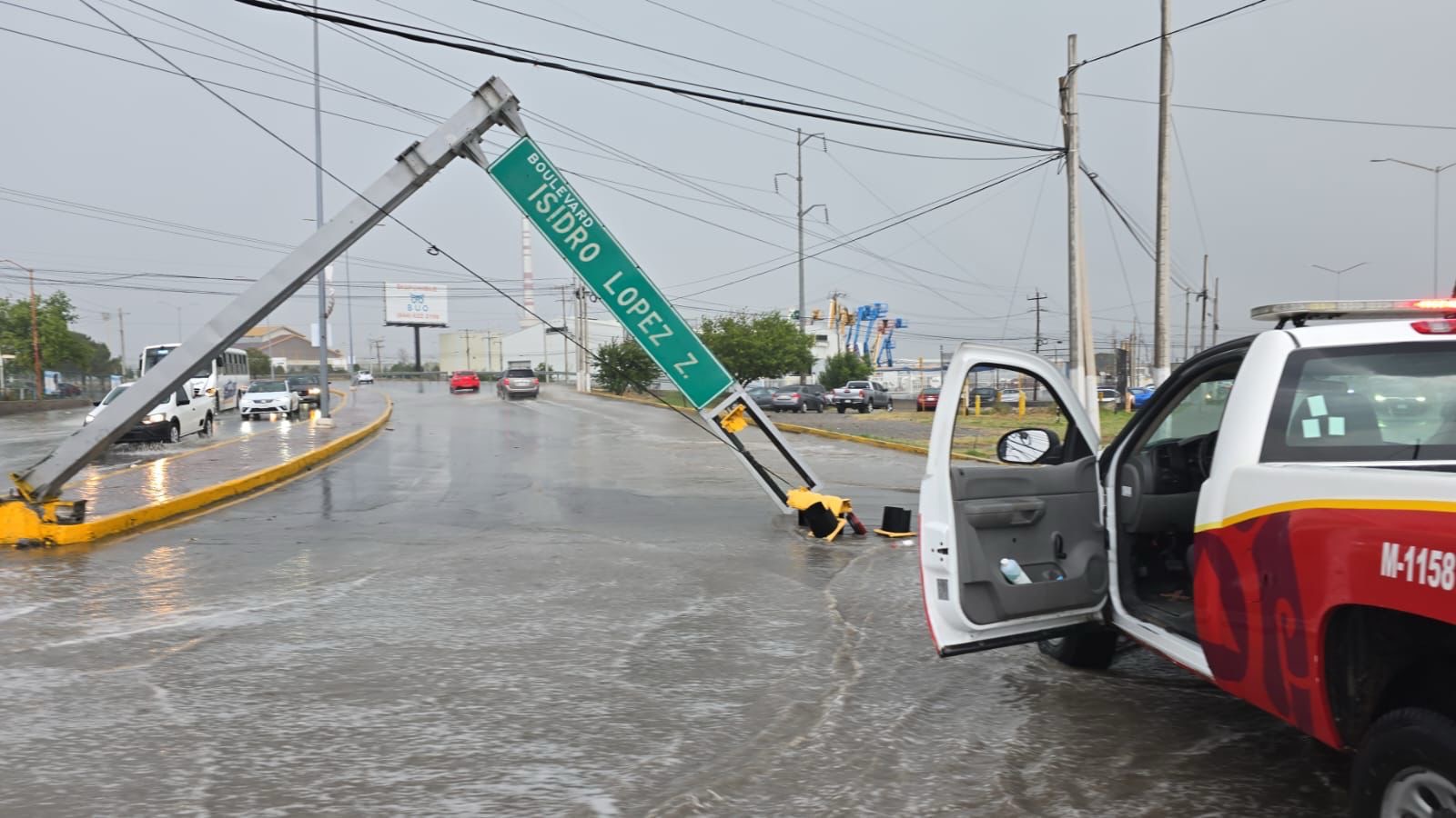 Lluvias y fuertes vientos causan estragos en Saltillo