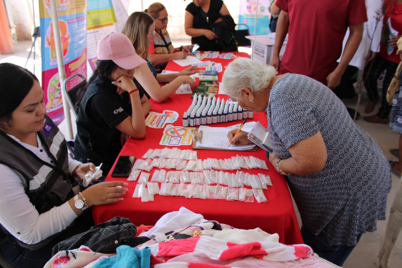 Realizan una jornada más del Mercadito Mejora en San Pedro