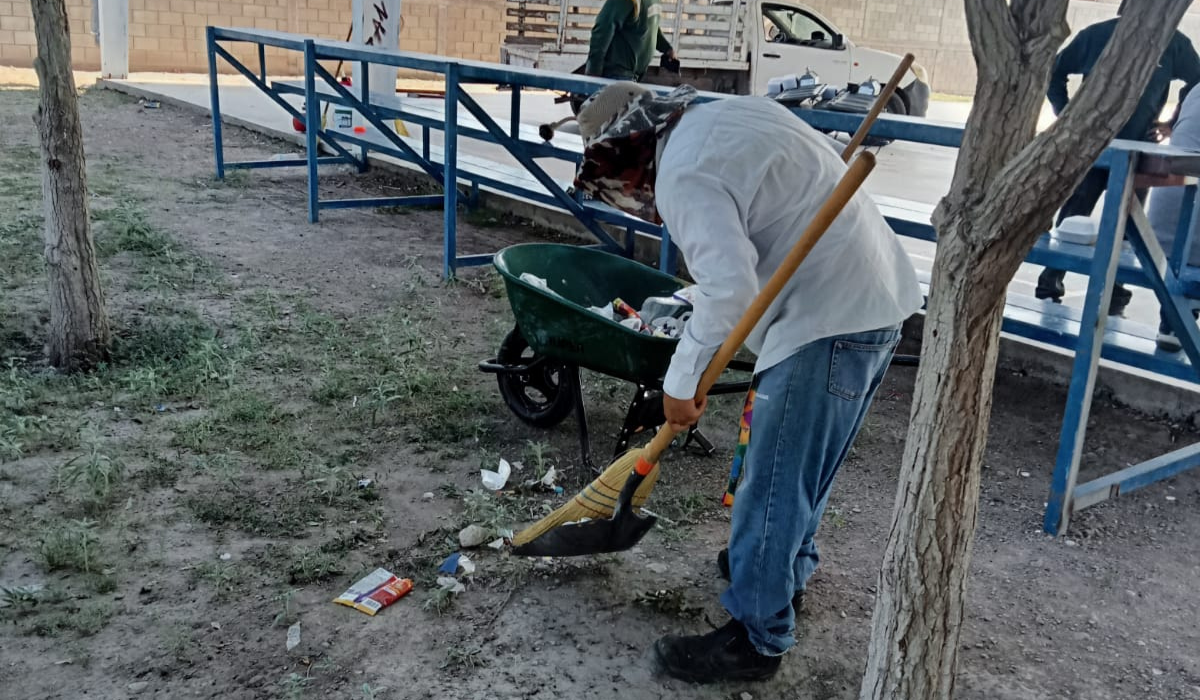 Intensifican trabajos de mantenimiento en áreas públicas del municipio de San Pedro