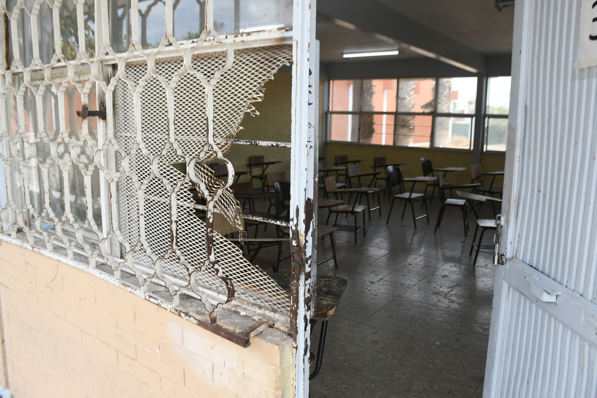 Uno de los planteles sufrió actos vandálicos, mientras que otras tres instituciones fueron víctimas de robo de equipo. (EL SIGLO DE TORREÓN)
 