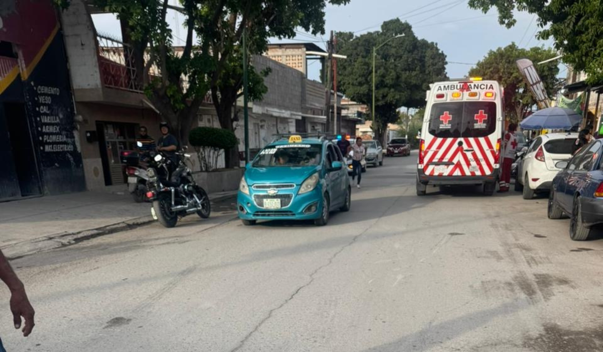 Menor de edad resulta lesionada tras choque de motos en Gómez Palacio