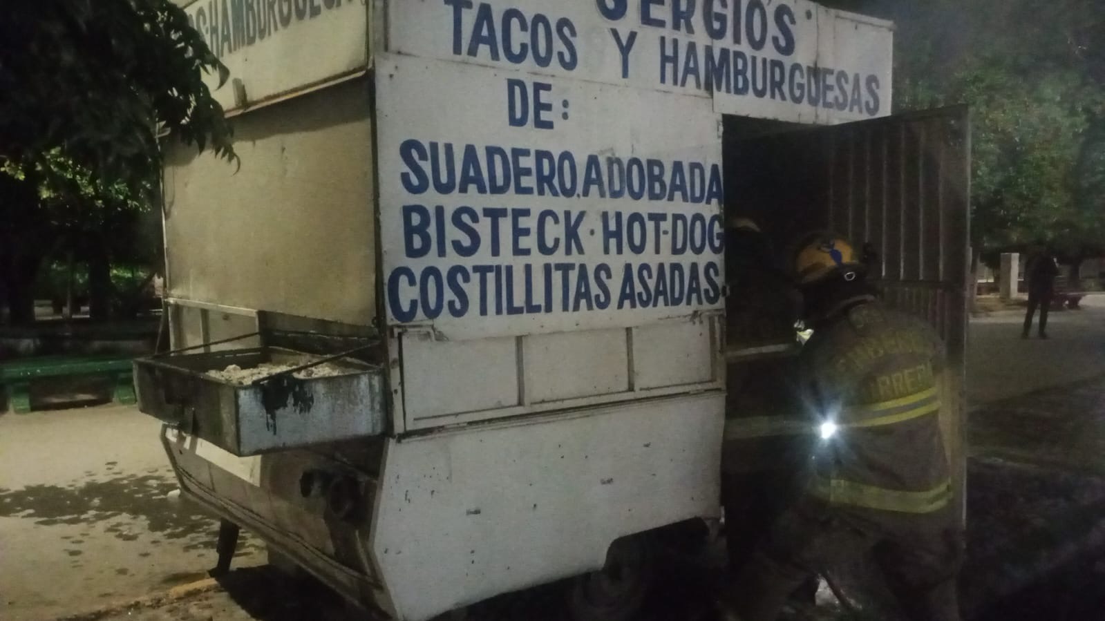 Incendio consume puesto de alimentos en la colonia San Joaquín