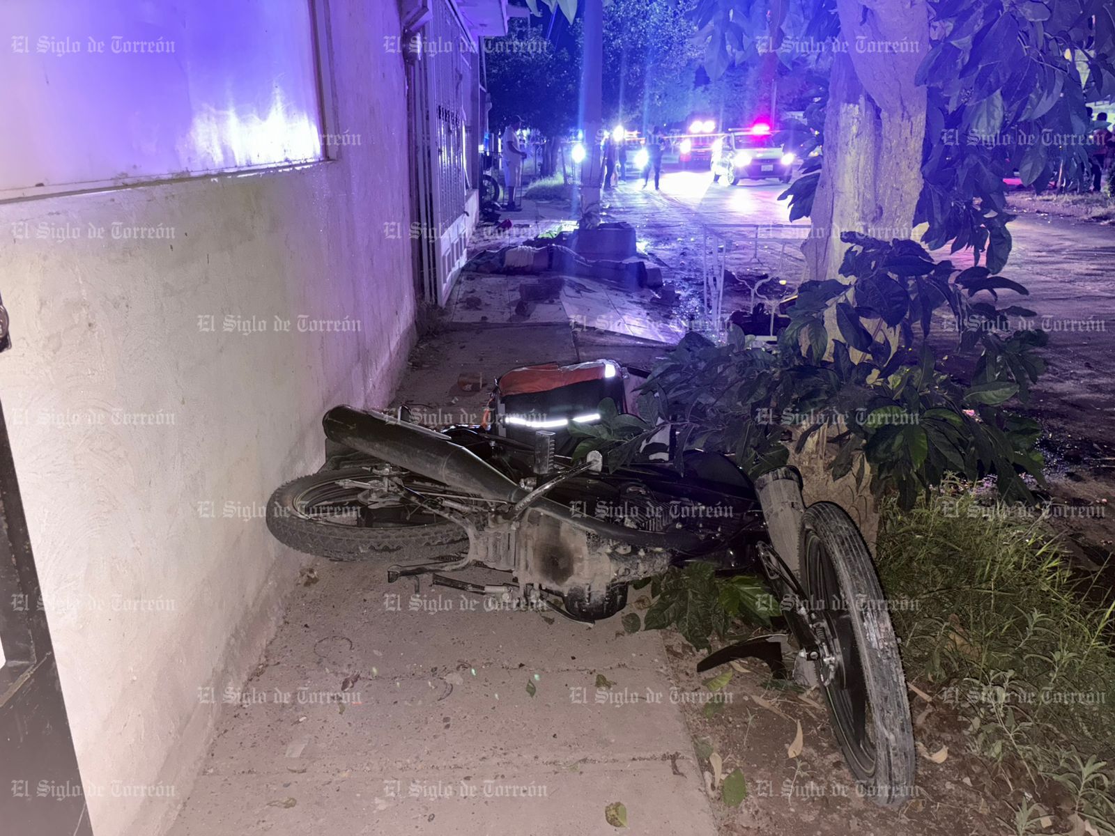 Motociclista pierde la vida tras sufrir accidente en la colonia La Cortina, de Torreón