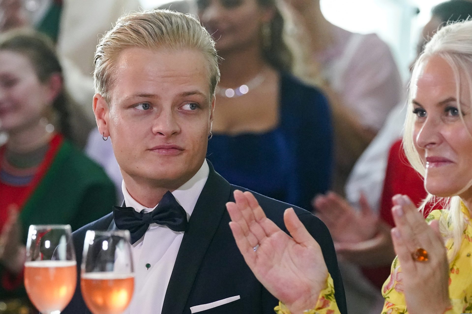 Hijo de la princesa heredera de Noruega es acusado de varios cargos