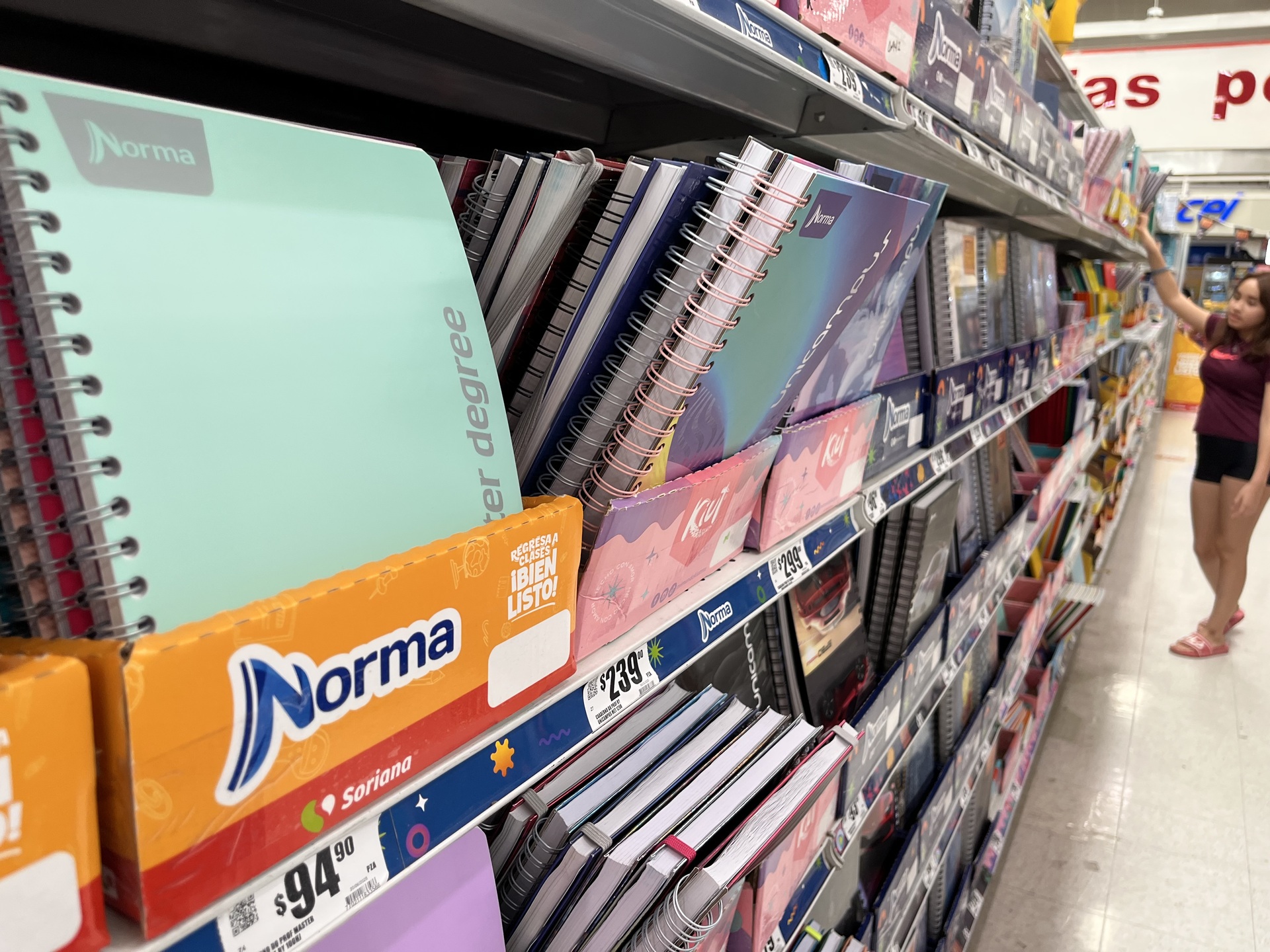Útiles escolares mantienen precios similares al año pasado: Profeco