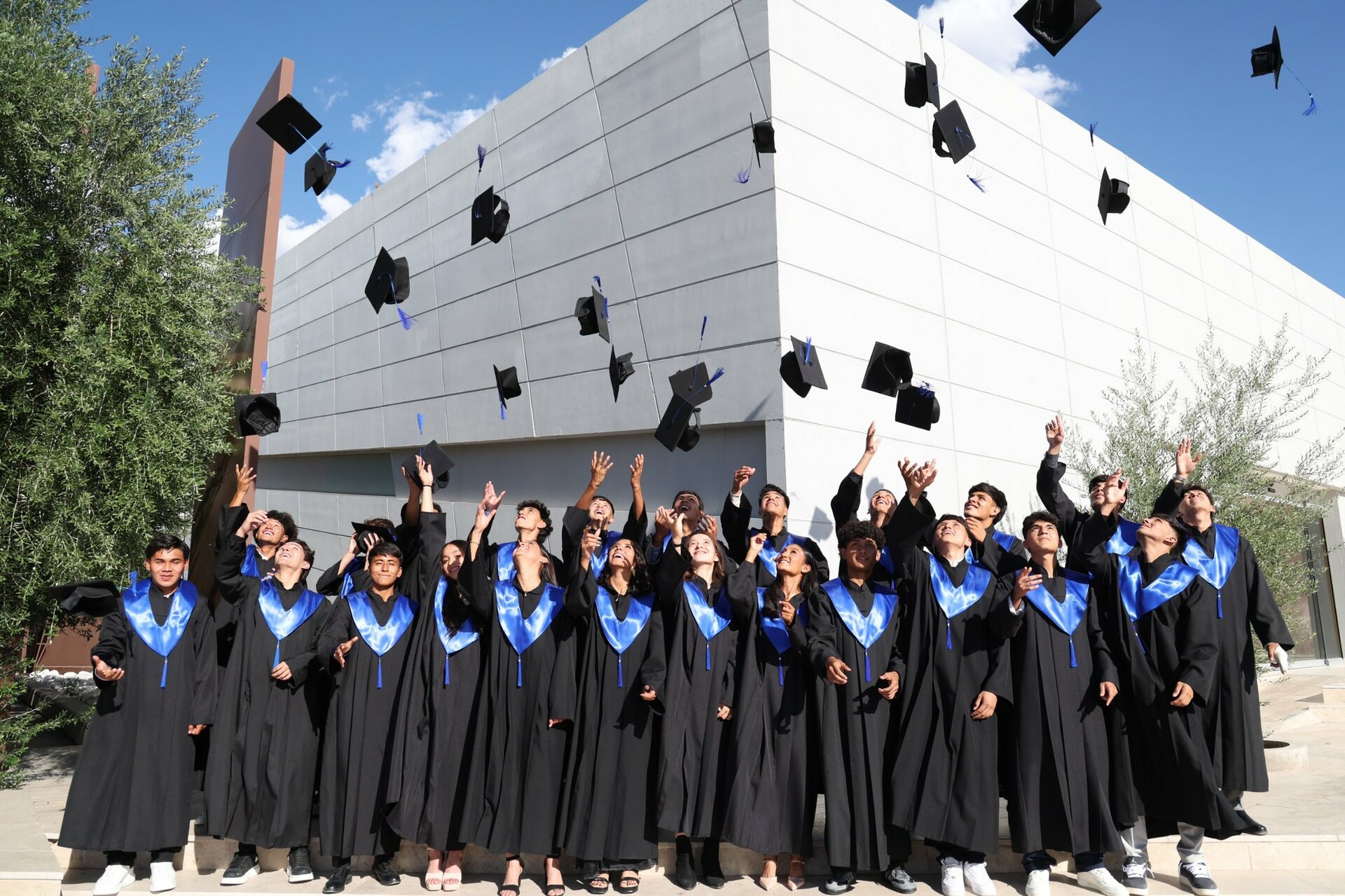 Más juveniles santistas graduados del Colegio Orlegi, es la cuarta generación