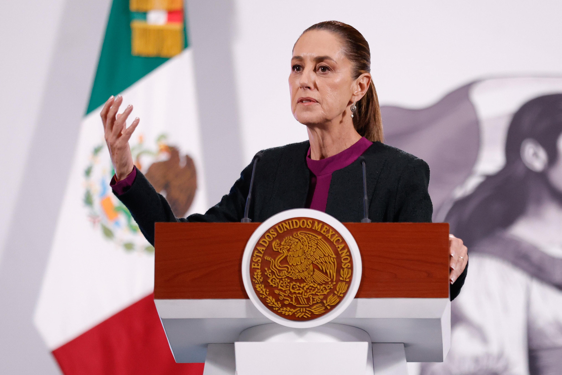Rechaza Sheinbaum colaboración con DEA