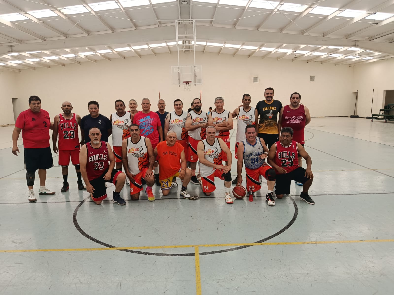 Organizan actividades deportivas por el Mes del Adulto Mayor en San Pedro
