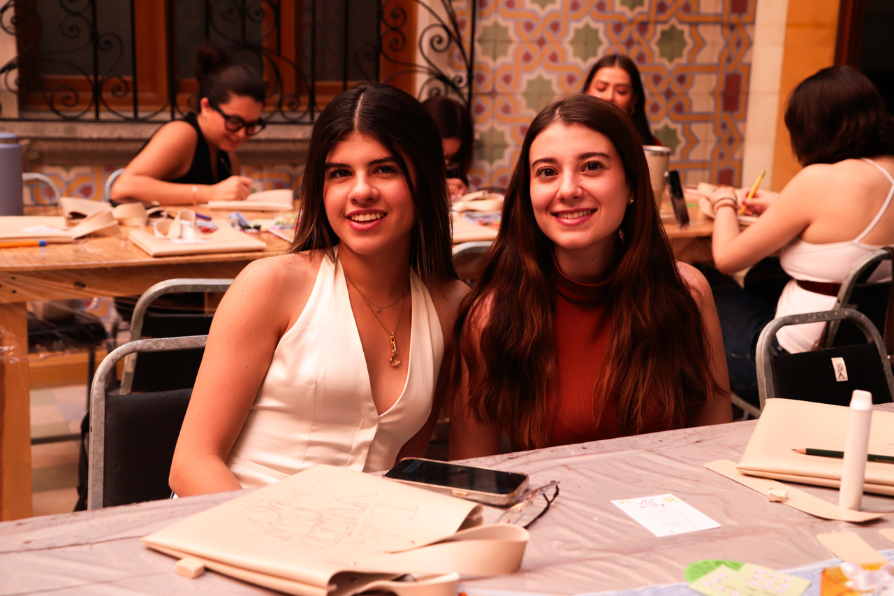 Alejandra Siller y Andrea Castro.