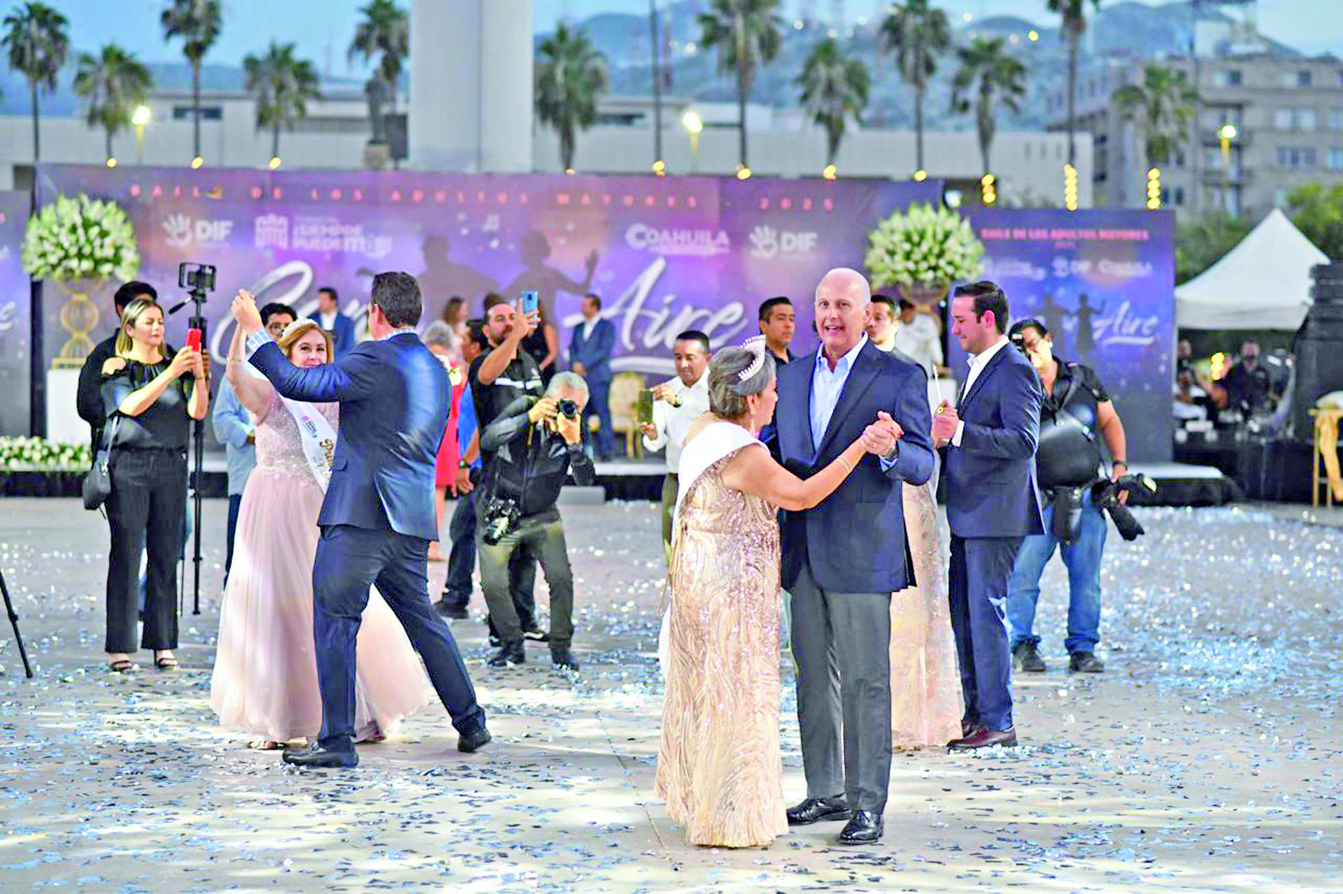 Con baile en la Plaza Mayor, comienzan los festejos por el Mes del Adulto Mayor