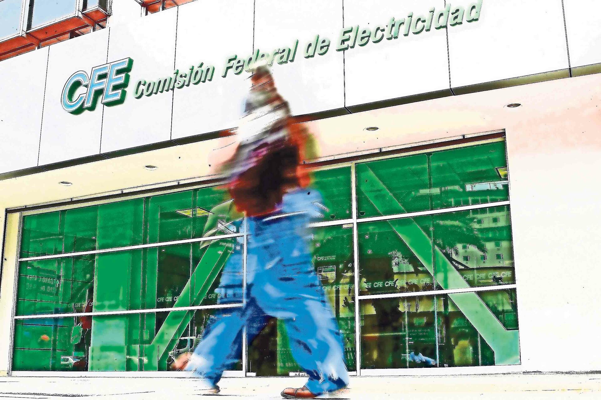 Comisión Federal de Electricidad retrasa centrales eléctricas en México