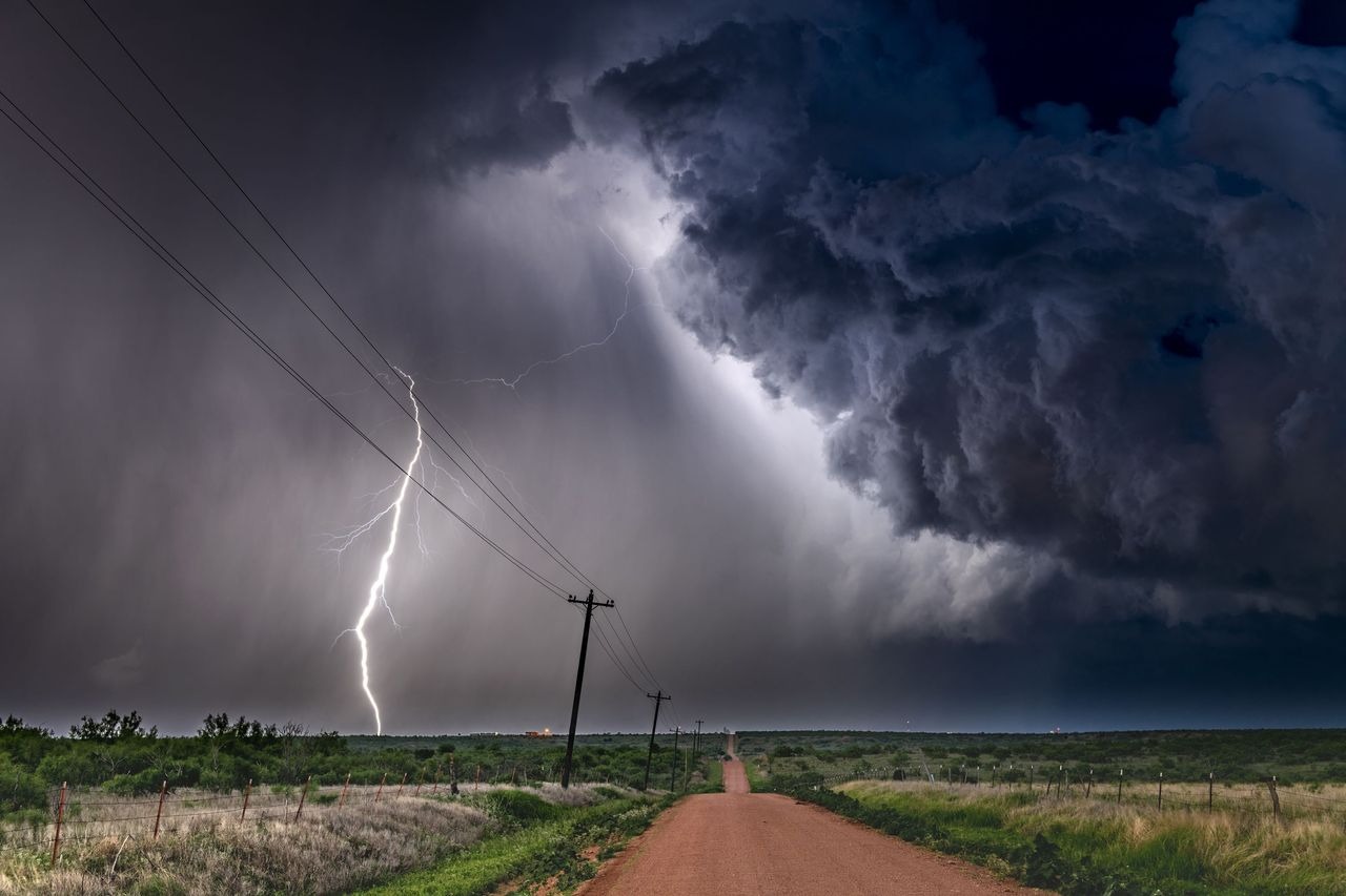 Autoridades vigilan la posible tormentas tropical que podría impactar en costas de México/ Especial