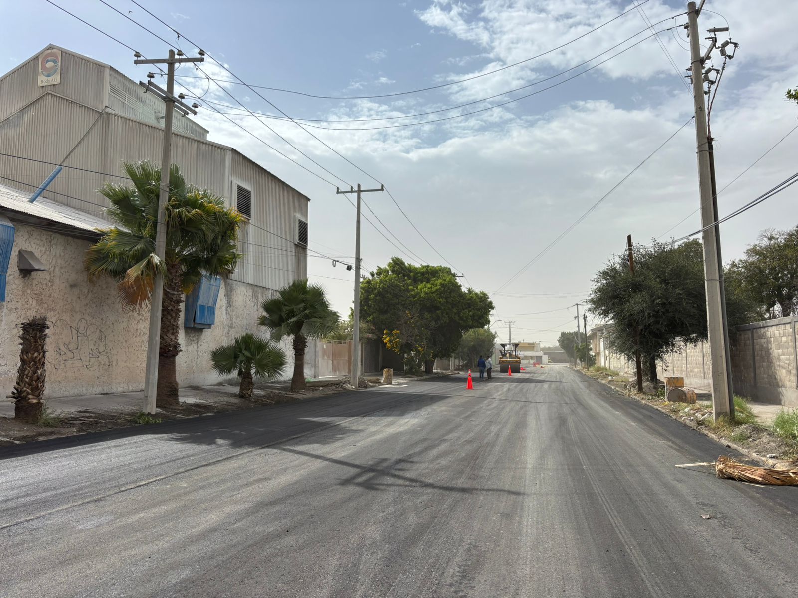 Concluyen trabajos de pavimentación en la calle Simón Bolívar del Parque Industrial, Carlos Herrera Araluce