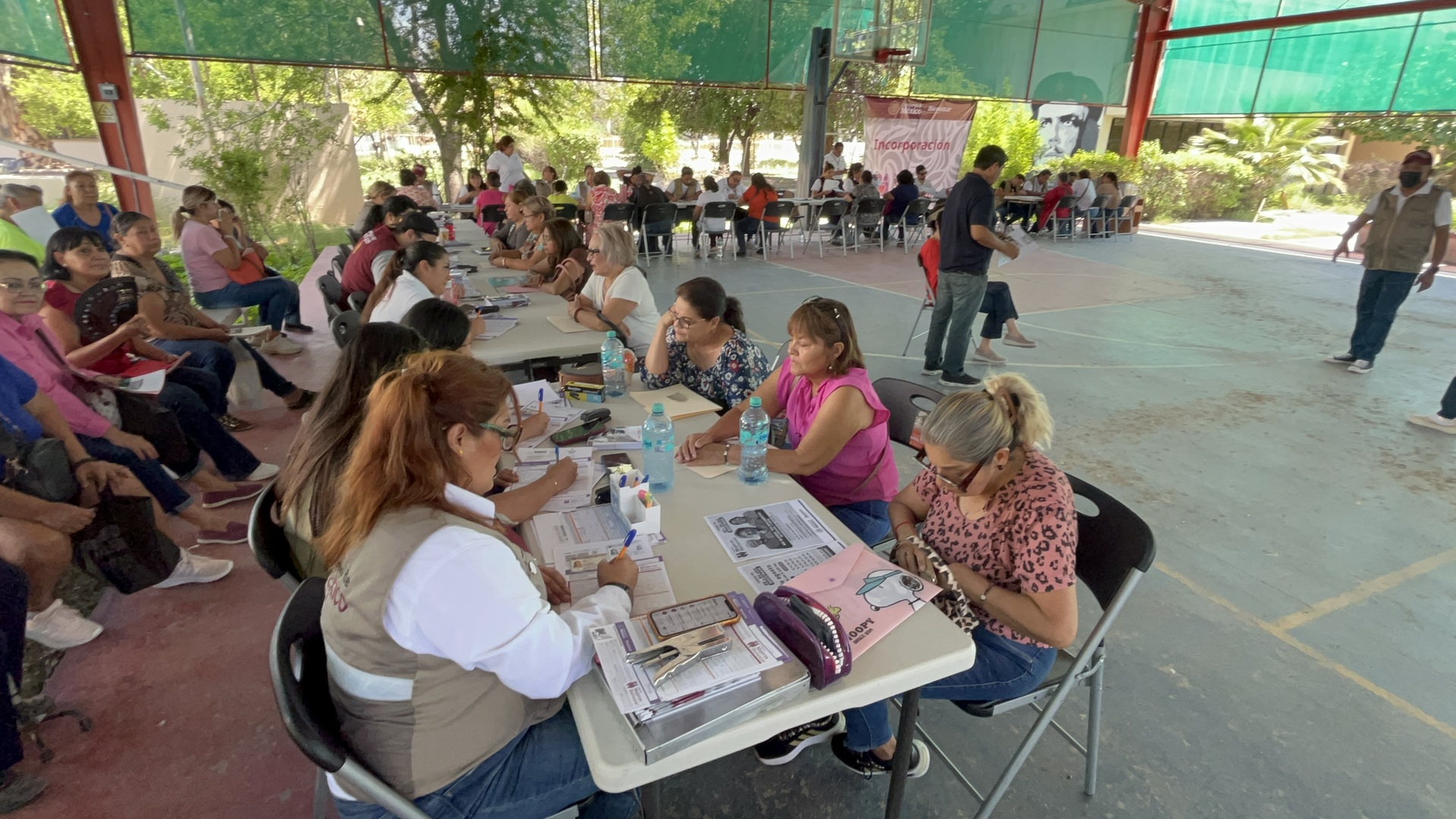 Por concluir proceso de incorporación a la Pensión Mujeres Bienestar y para Adultos Mayores de 65 años y más