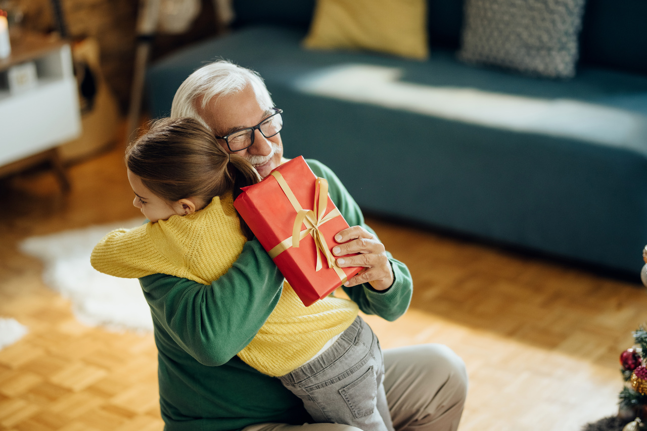Los abuelos son el corazón de la familia, celebrar su día con un detalle especial es una forma de reconocer todo lo que representan.