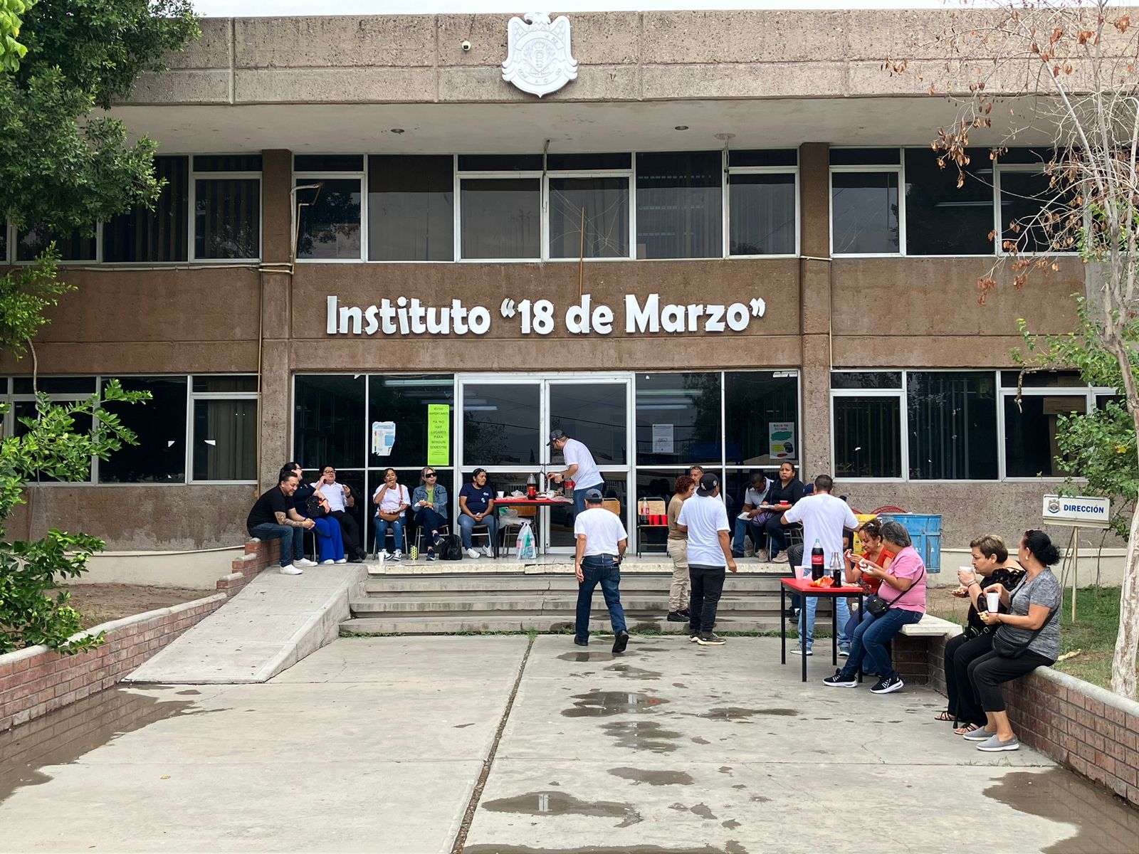 Maestros toman Instituto 18 de Marzo; exigen destitución del director
