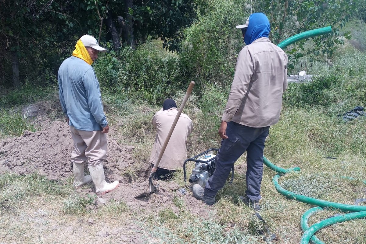 Personal del Simas realiza trabajos de mantenimiento en ejido de San Pedro