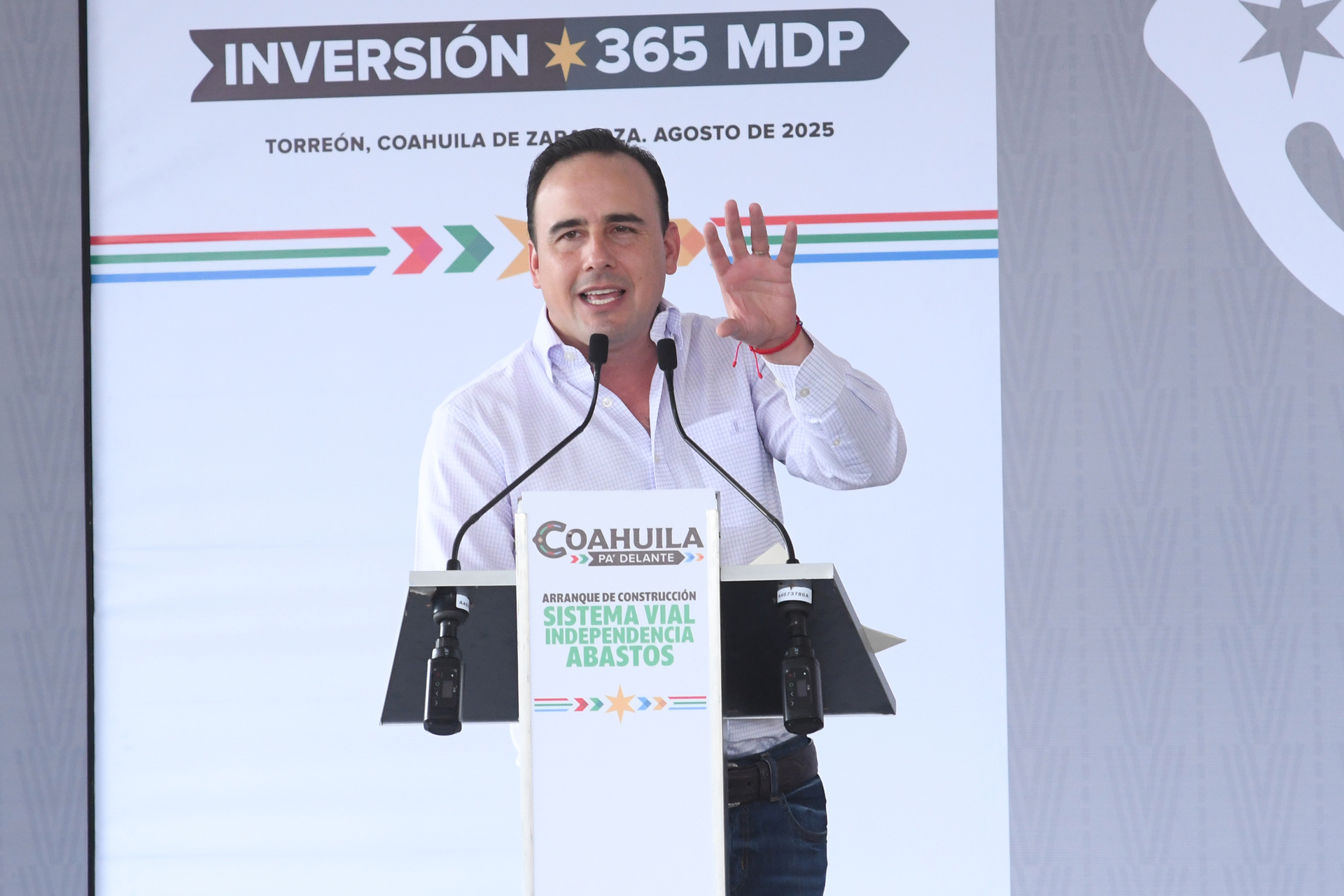 Da Manolo Jiménez apoyo a extorsionados en La Laguna de Durango