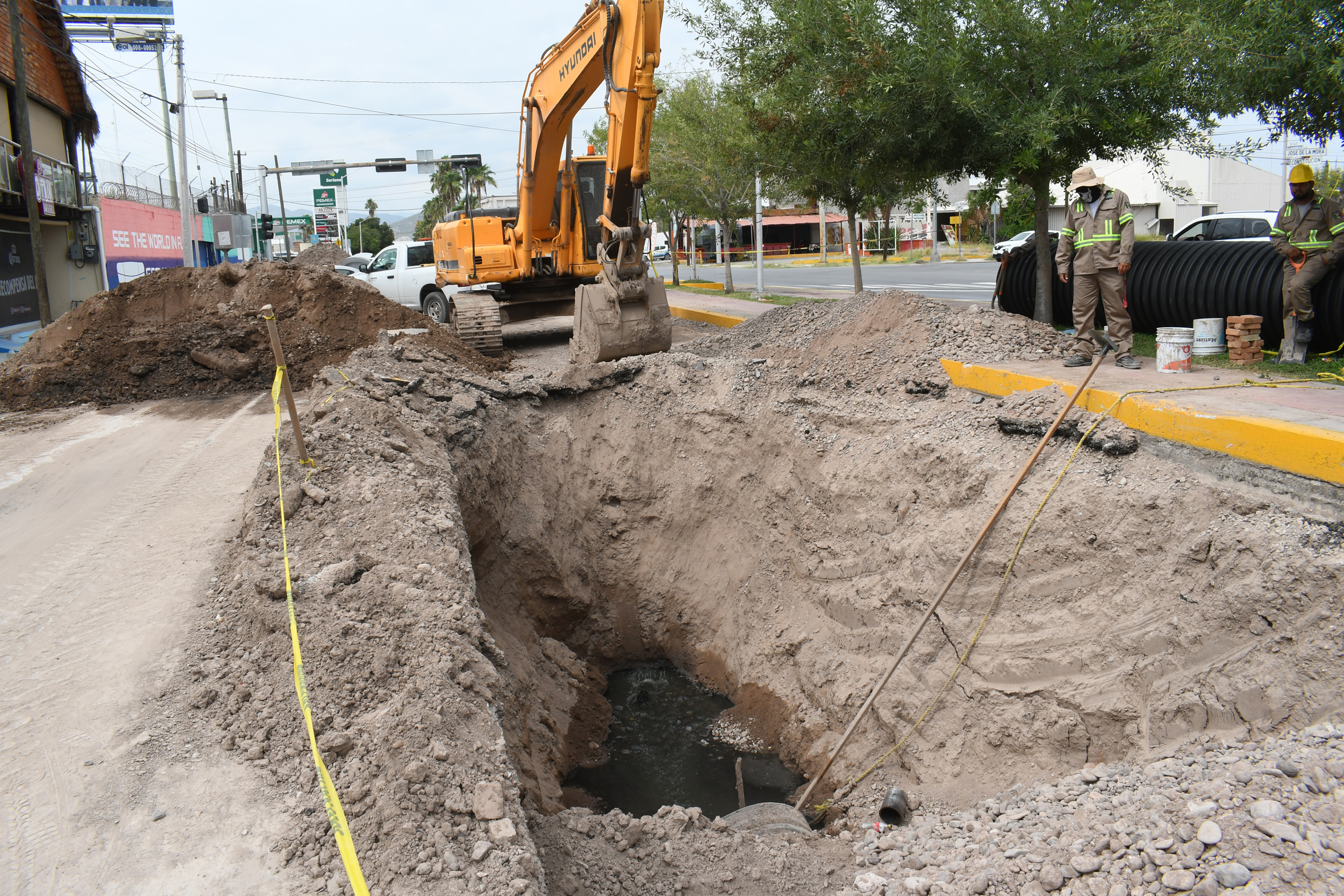 Reposición de colector en Constitución y Colón terminará en una o dos semanas: Simas Torreón