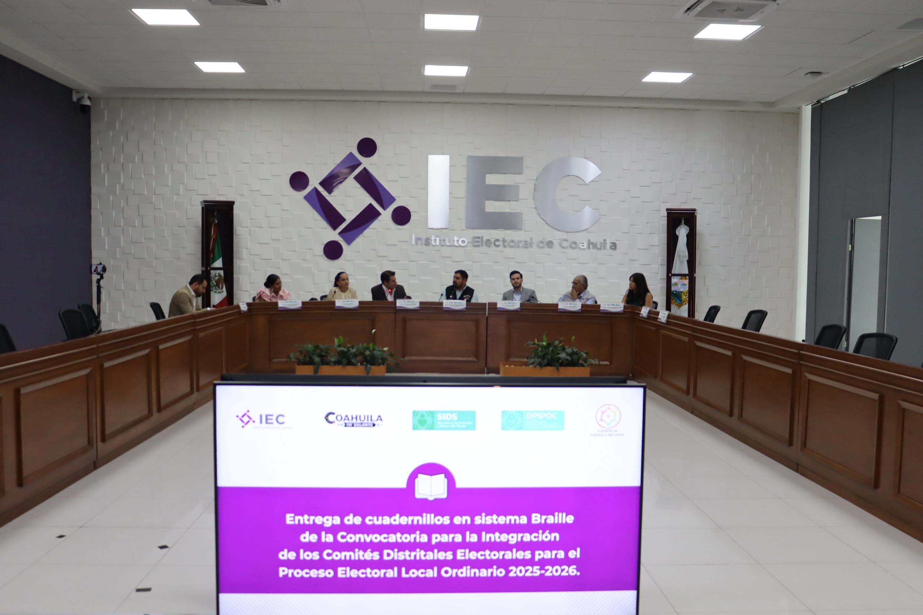 IEC de Coahuila recibe cuadernillos en Braille para elección 2025
