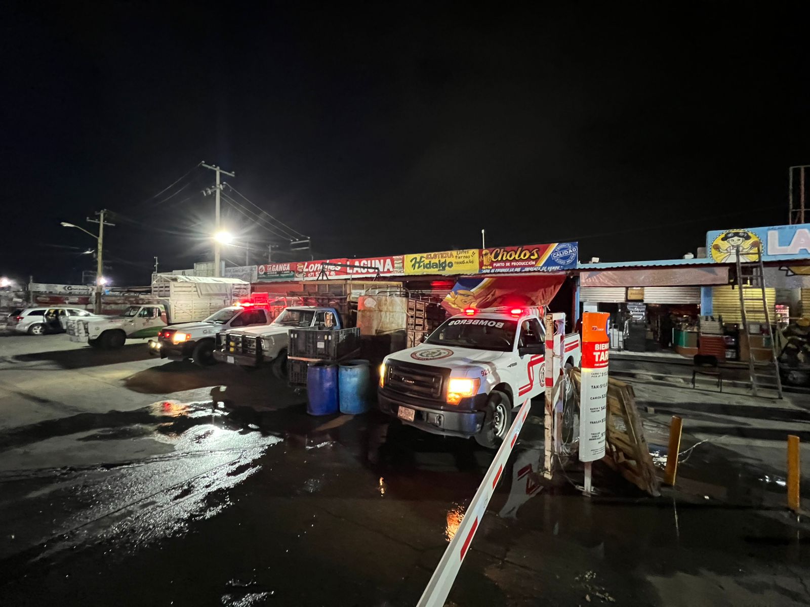 Se incendia local de frituras en el Mercado de Abastos de Gómez Palacio