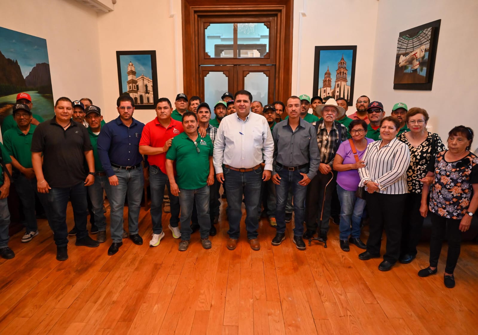 Alcalde de Lerdo se reunió con trabajadores elevados a 'considerados' por el Cabildo