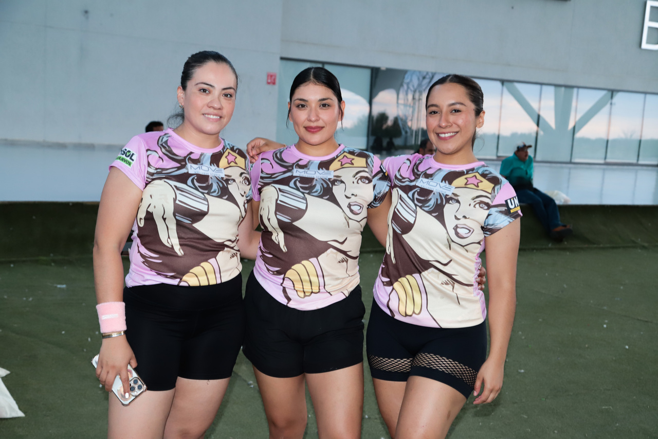 Gaby Robledo y Elizabeth Aguirre.